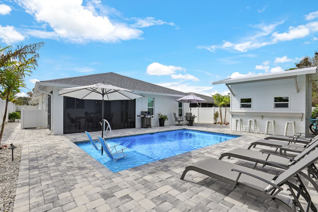 643 108th Ave N, Naples, FL 34108