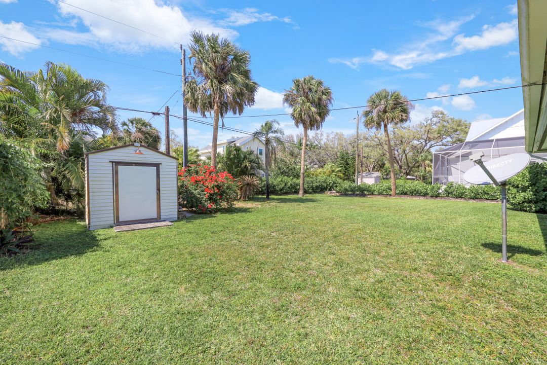 27732 East Dr, Bonita Springs, FL 34135