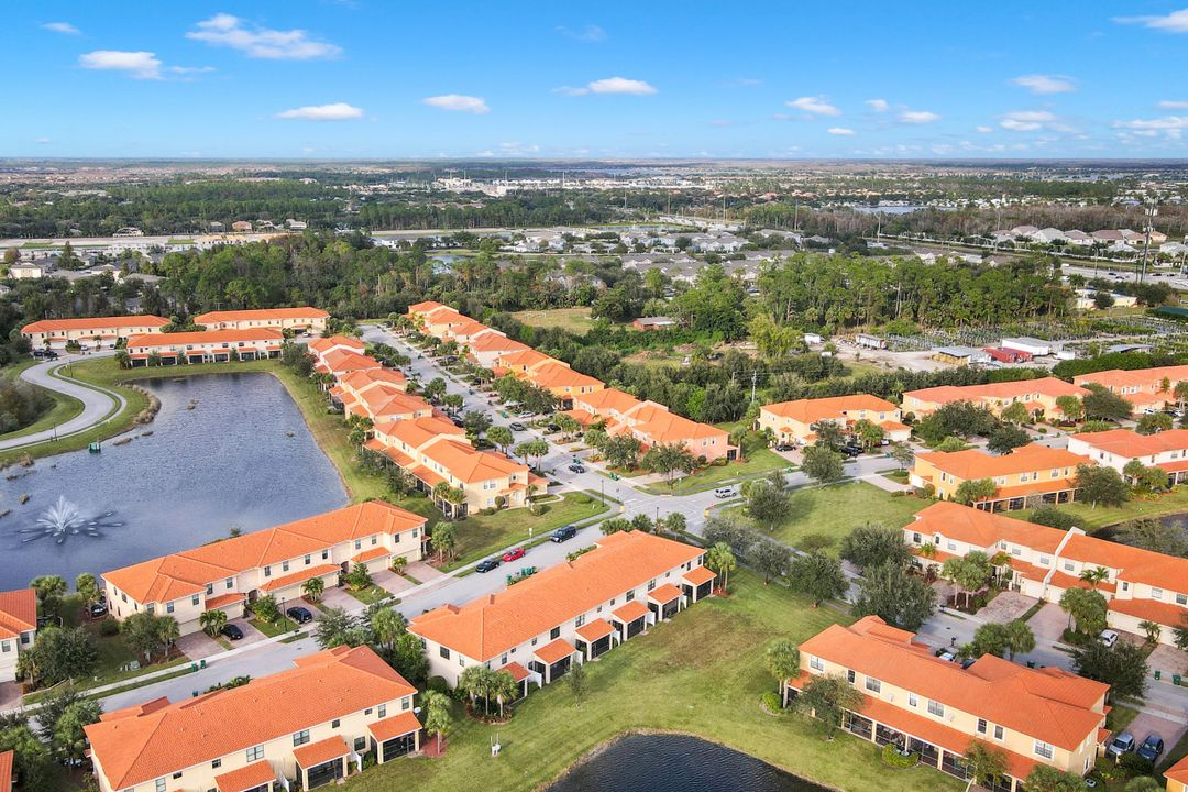 15571 Summit Pl Cir, Naples, FL 34119