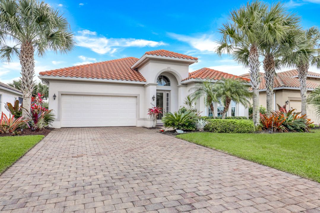 9463 Quarry Dr, Naples, FL 34120