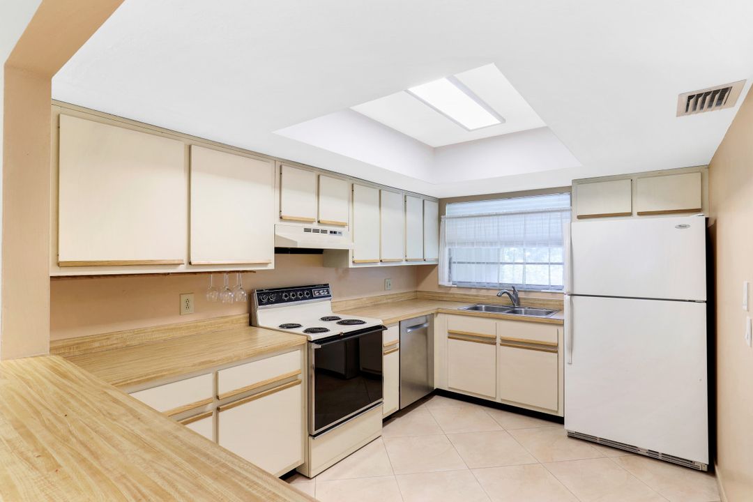 151 Cypress Way E  #A-5, Naples, FL 34110