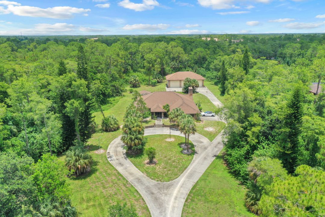 3661 7th Ave NW, Naples, FL 34120