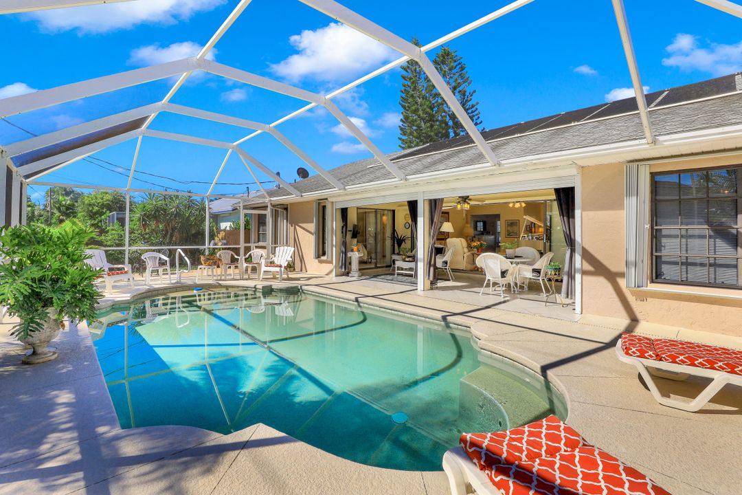 27527 Baretta Dr, Bonita Springs, FL 34135