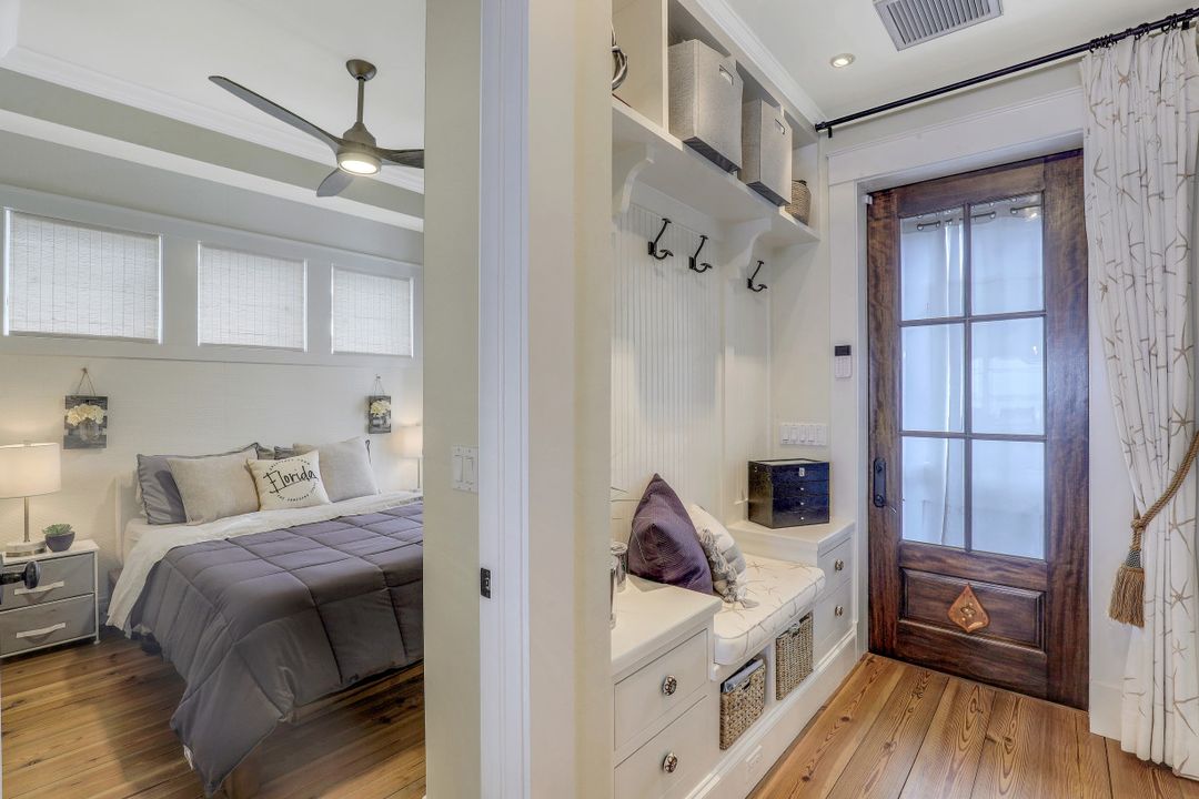 4559 E Riverside Dr, Fort Myers, FL 33905