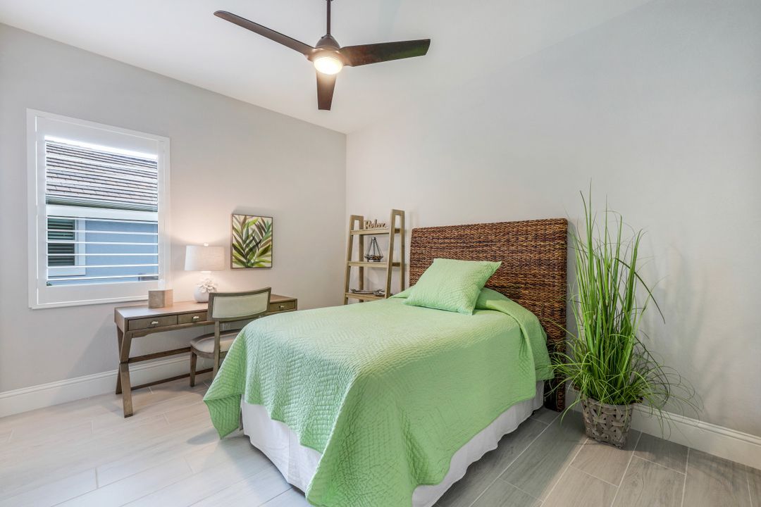 6231 Megans Bay Dr, Naples, FL 34112