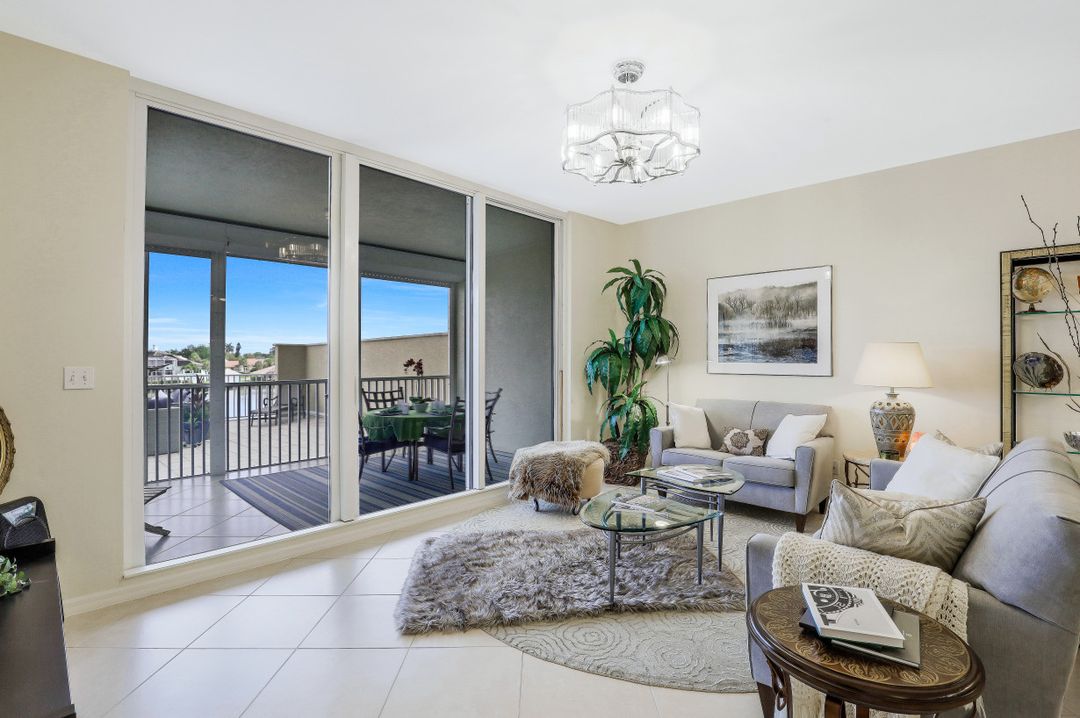 410 Flagship Dr #302, Naples, FL 34108