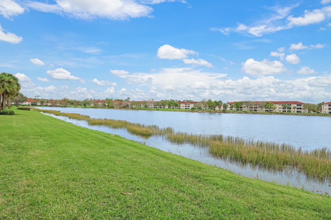 2810 Cypress Trace Cir #2111, Naples, FL 34119