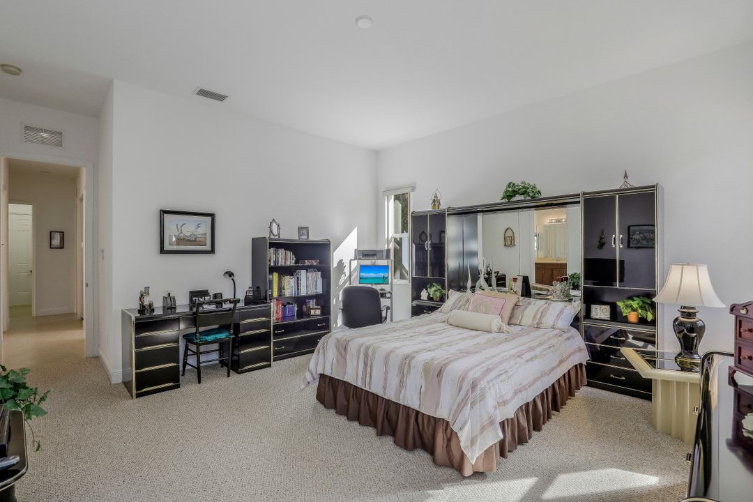 1985 Par Dr, Naples, FL 34120