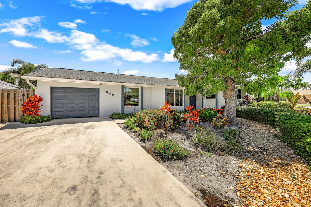 800 100th Ave N, Naples, FL 34108