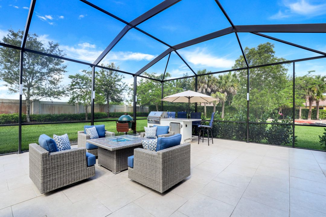 4167 Crescent Ct, Naples, FL 34119