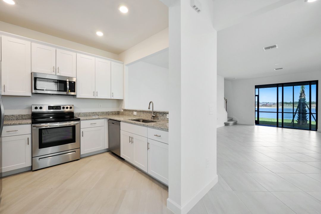 14246 Pine Lodge Ln, Fort Myers, FL 33913