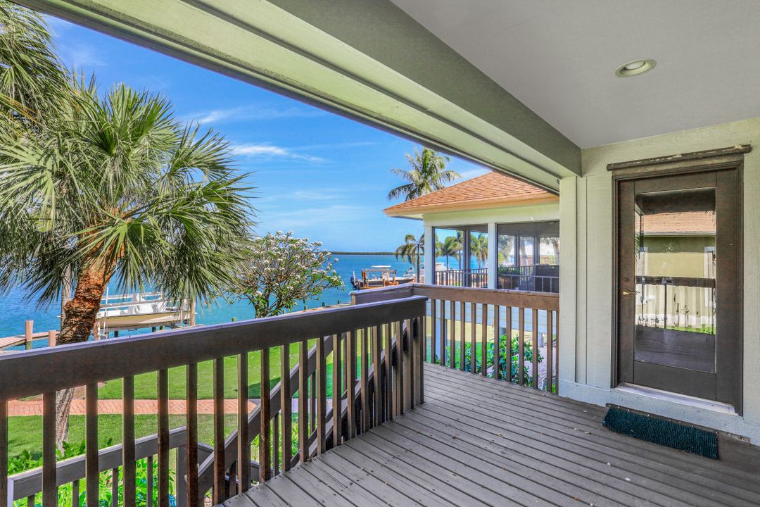 1011 Pettit Ct, Marco Island, FL 34145