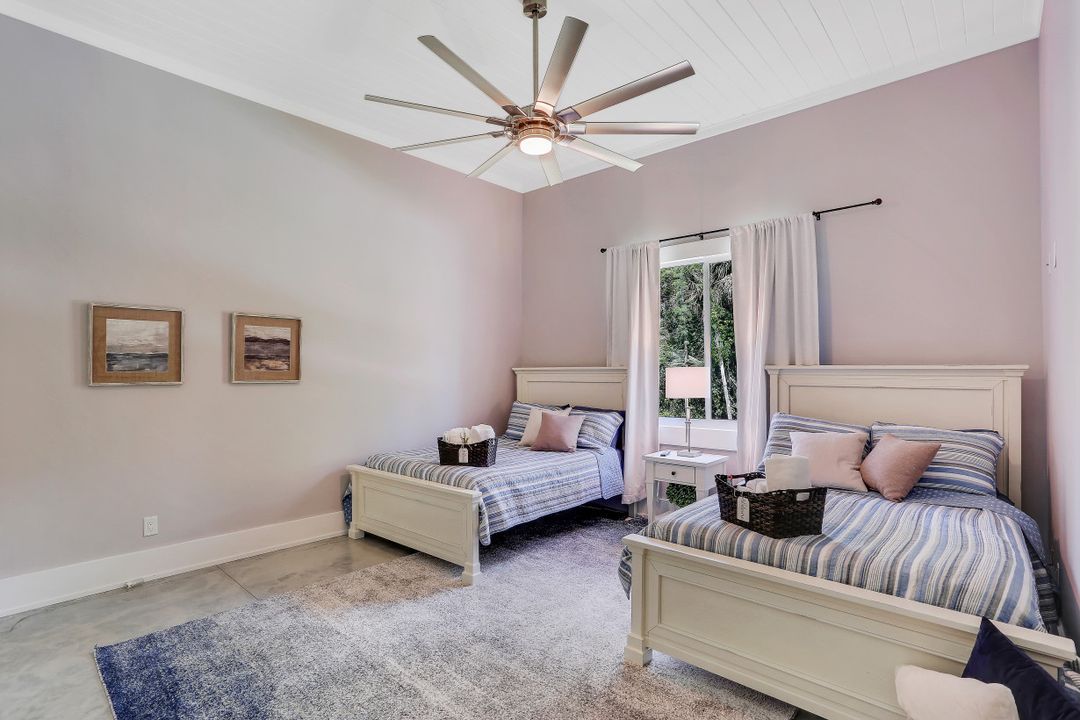 4441 5th Ave NW, Naples, FL 34119