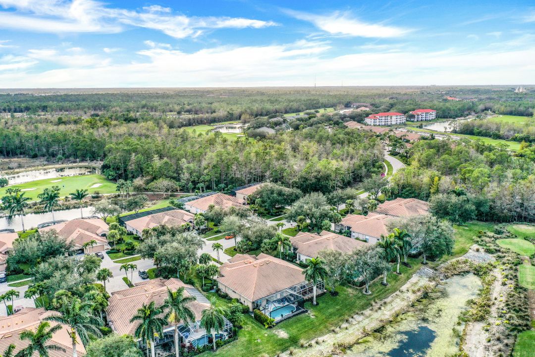 8755 Naples Heritage Dr, Naples, FL 34112