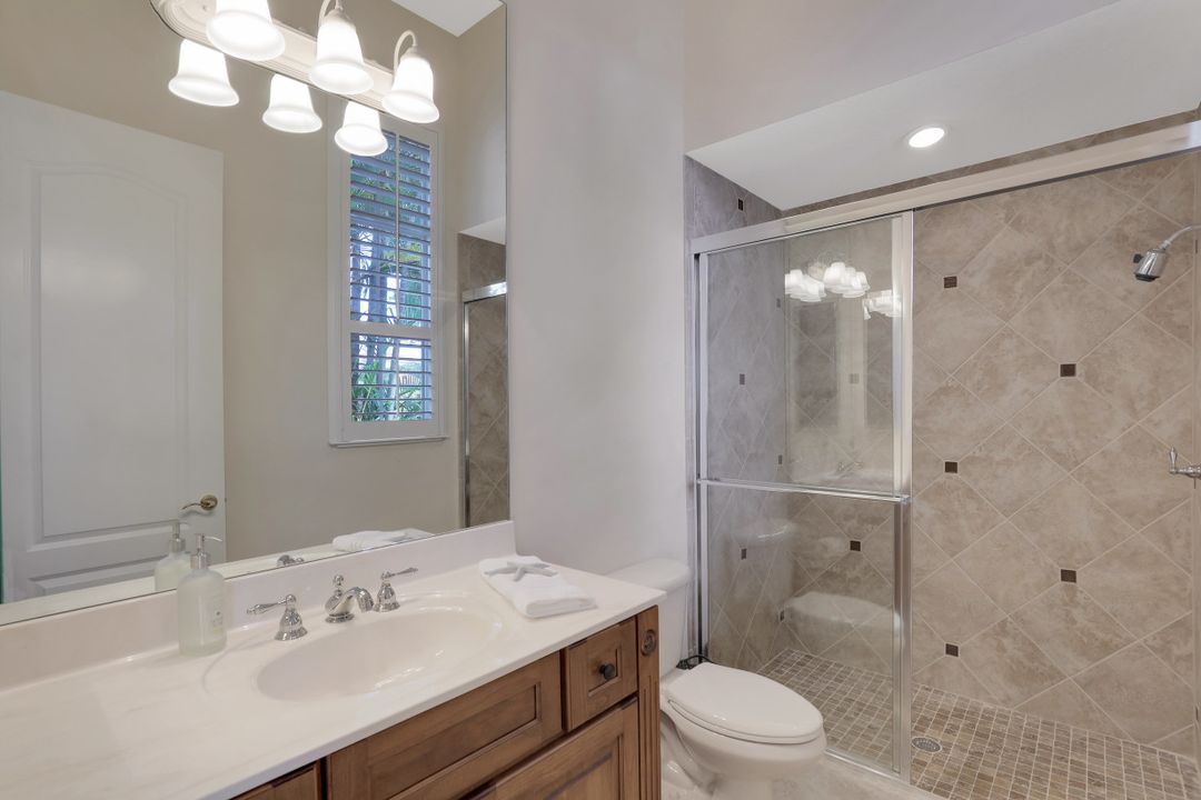 8560 Bellagio Dr, Naples, FL 34114