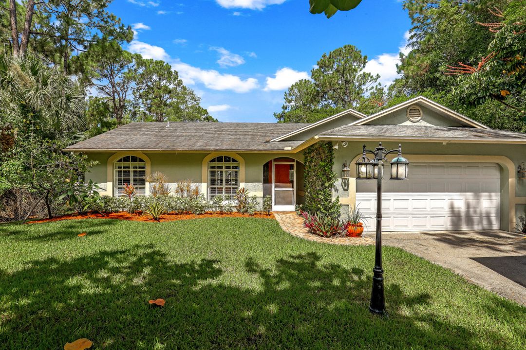 1561 Logan Ct, Naples, FL 34116