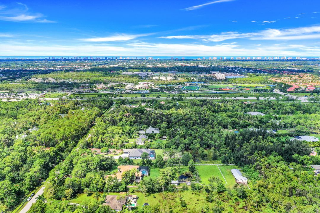 6881 Bottlebrush Ln, Naples, FL 34109