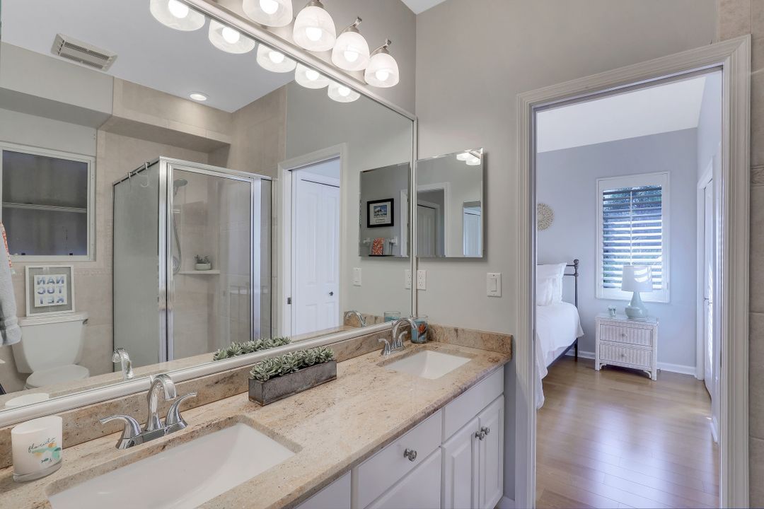 9245 The Ln, Naples, FL 34109