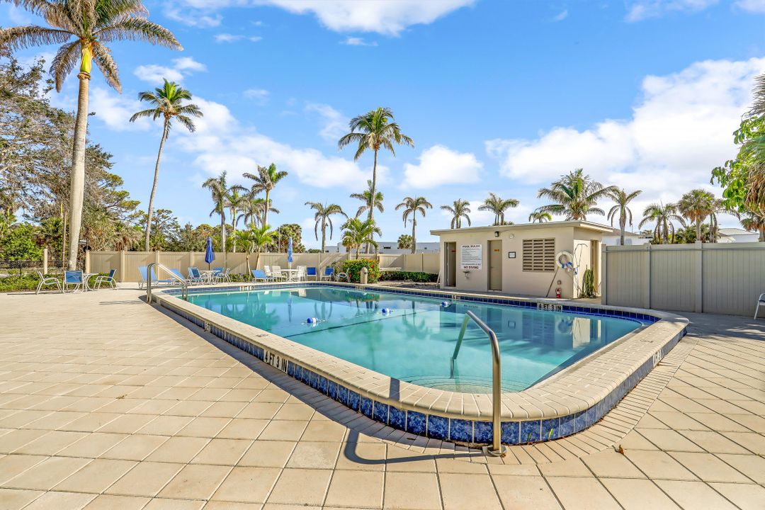 1100 Gulf Shore Blvd N #306, Naples, FL 34102