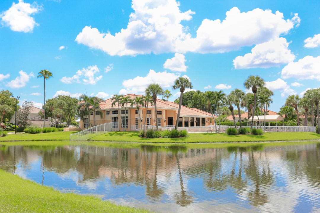 11043 Lakeland Cir, Fort Myers, FL 33913