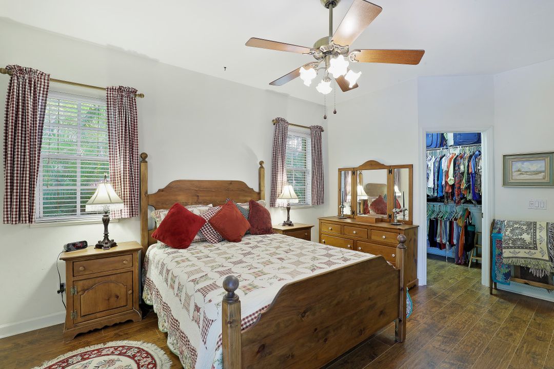 61 1st St, Bonita Springs, FL 34134