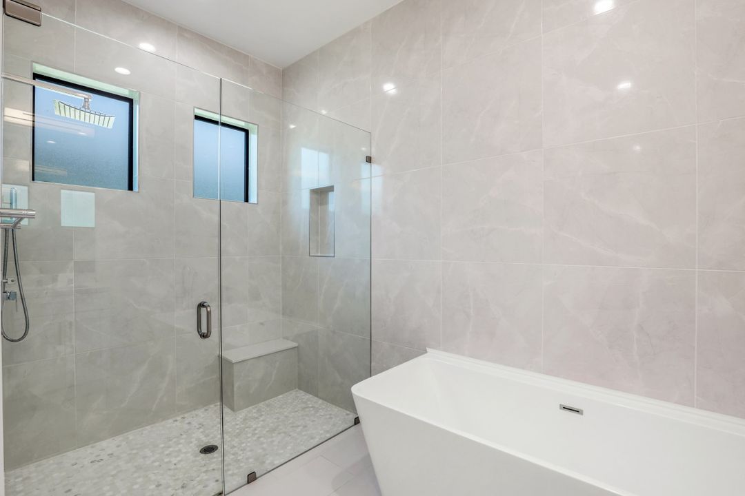 226 Legacy Ct, Naples, FL 34110