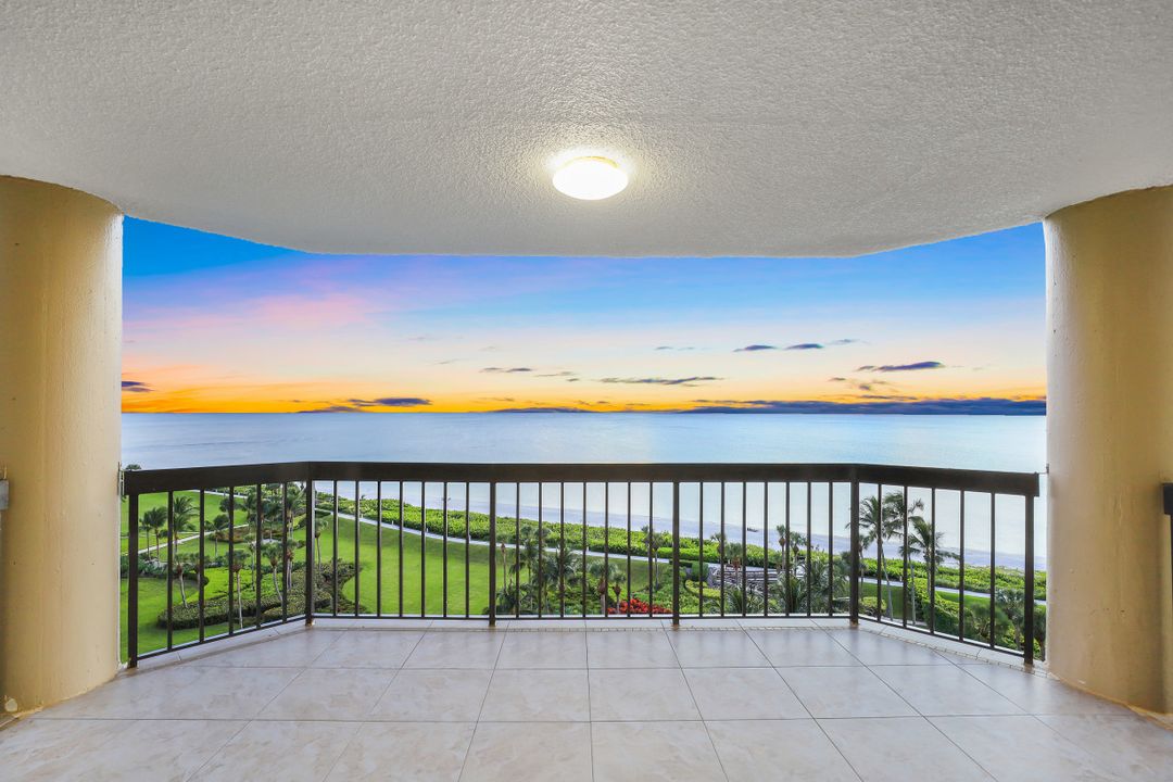 4551 Gulf Shore Blvd N #1003, Naples, FL 34103