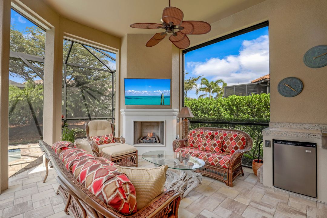 8651 Amour Ct, Naples, FL 34119