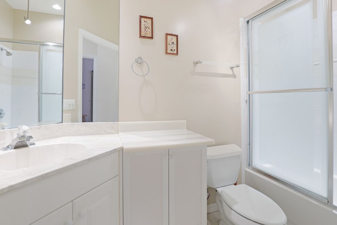 12756 Fox Ridge Dr, Bonita Springs, FL 34135