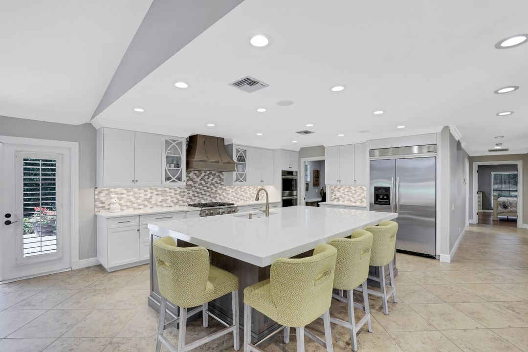 12911 Coco Plum Ln, Naples, FL 34119