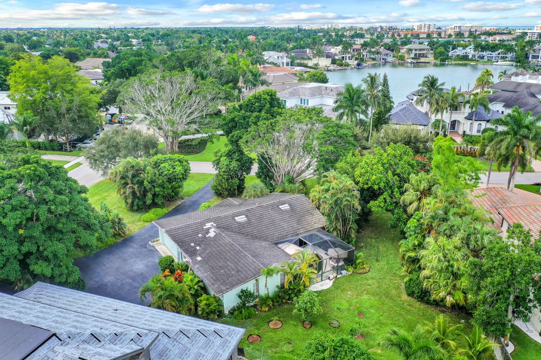 3225 Crayton Rd, Naples, FL 34103