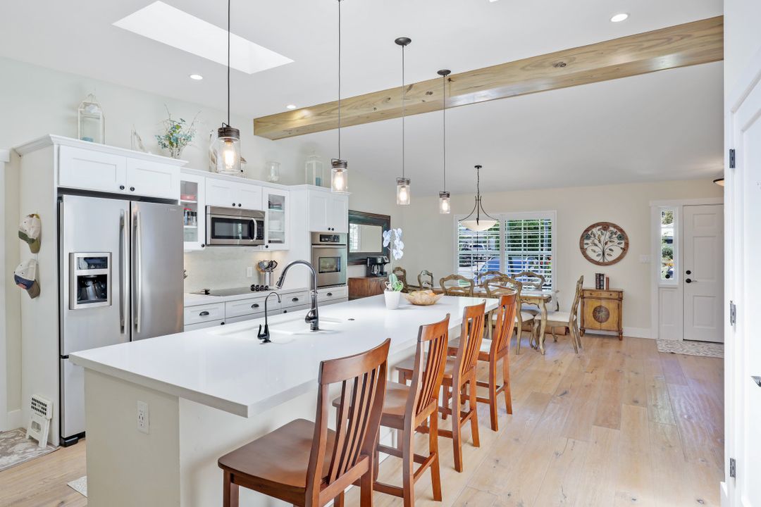 1204 Diana Ave, Naples, FL 34103