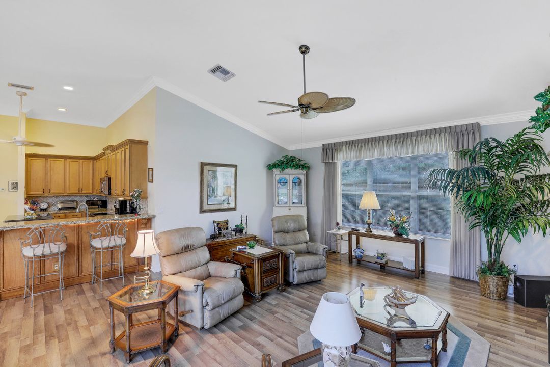 1427 King Sago Ct, Naples, FL 34119