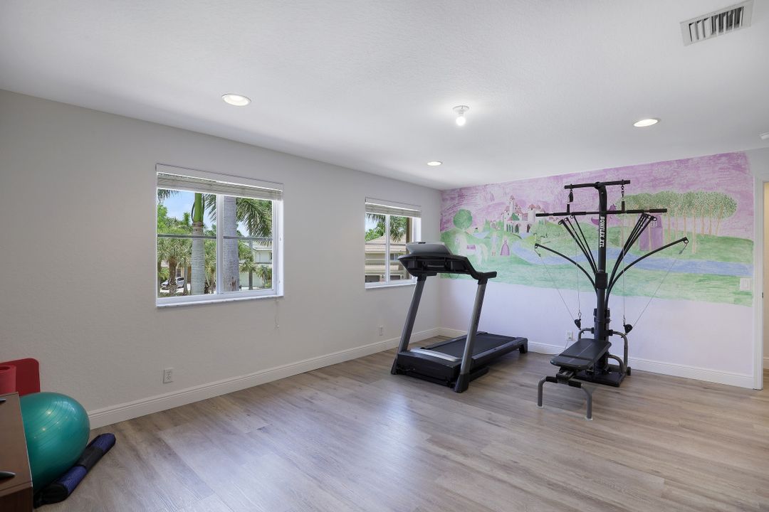 1886 Hidden Trail Ln, Weston, FL 33327