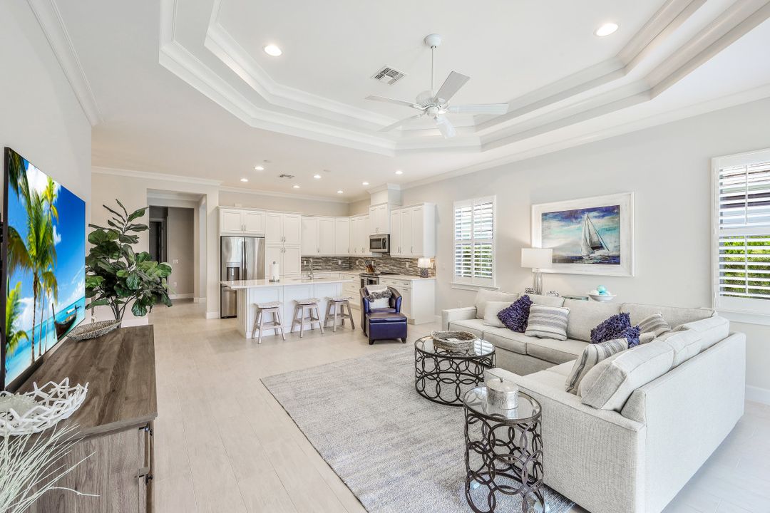 5807 Haiti Dr, Naples, FL 34112