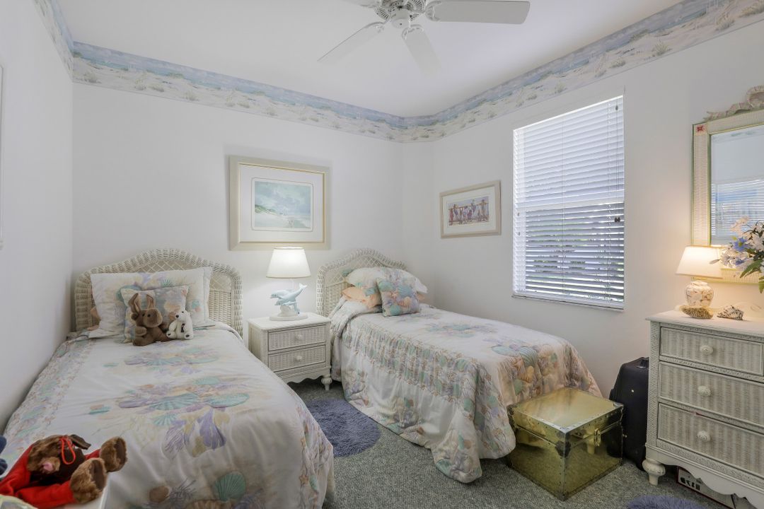 693 Mainsail Pl, Naples, FL 34110