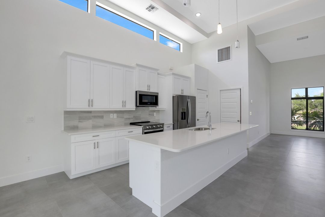 4312 18th Ave NE, Naples, FL 34120