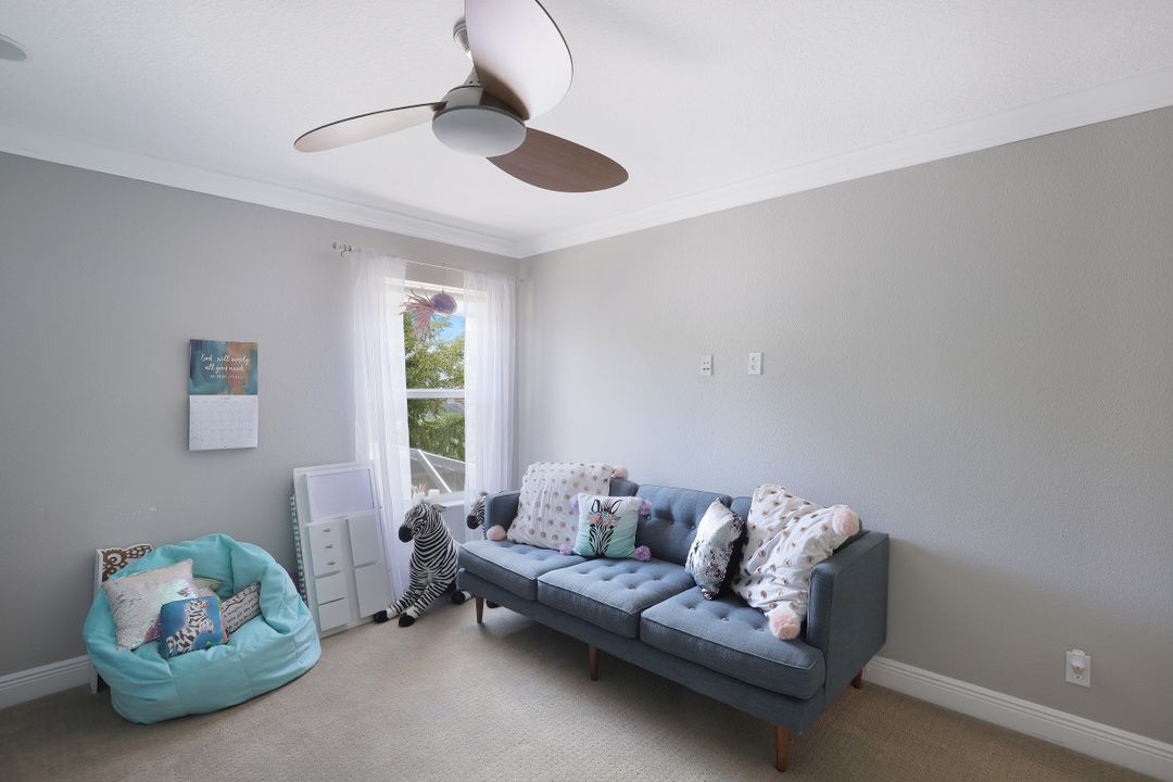 2545 Blackburn Cir, Cape Coral, FL 33991