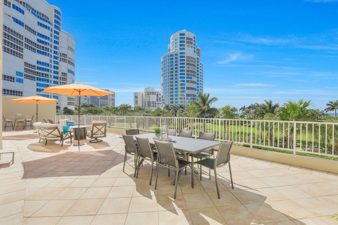 4201 Gulf Shore Blvd N #302, Naples, FL 34103