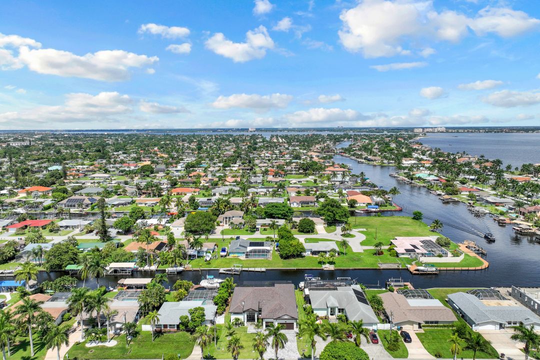 5333 Bayshore Ave, Cape Coral, FL 33904