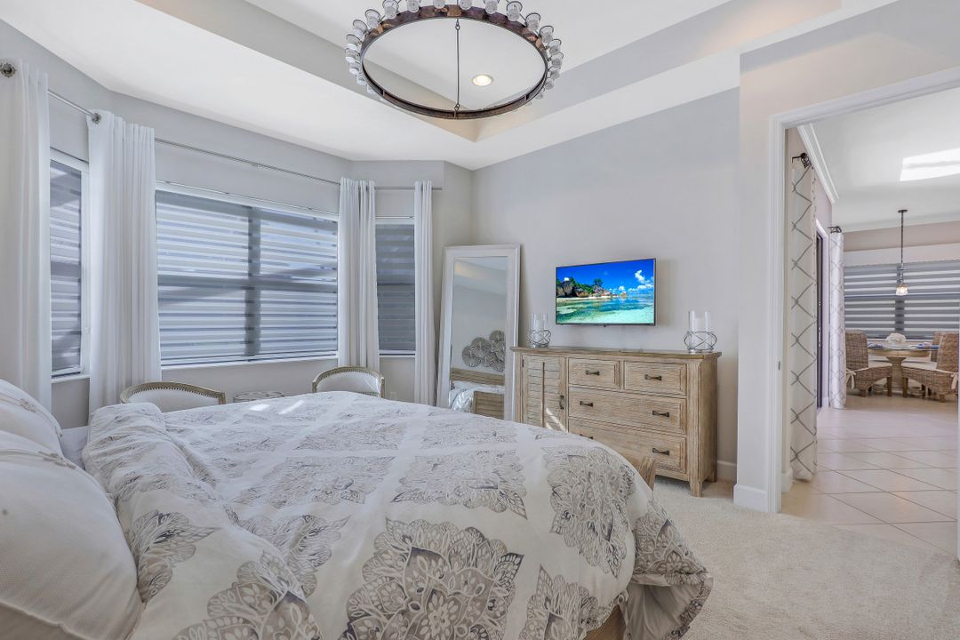 9021 Isla Bella Cir, Bonita Springs, FL 34135