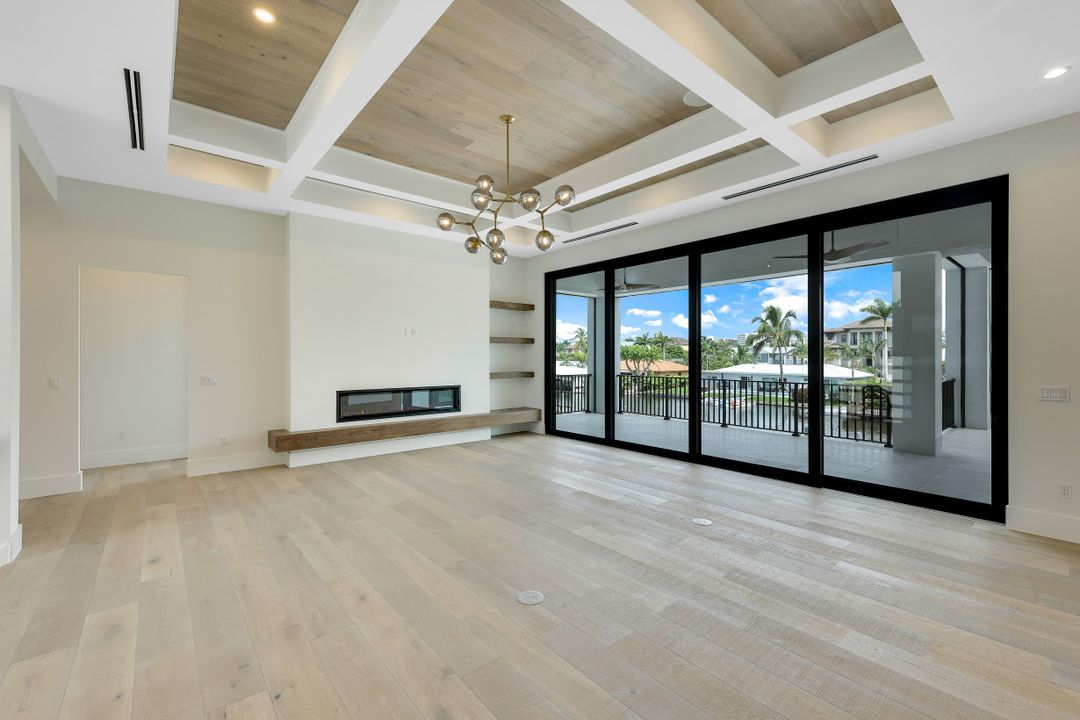 241 Egret Ave, Naples, FL 34108