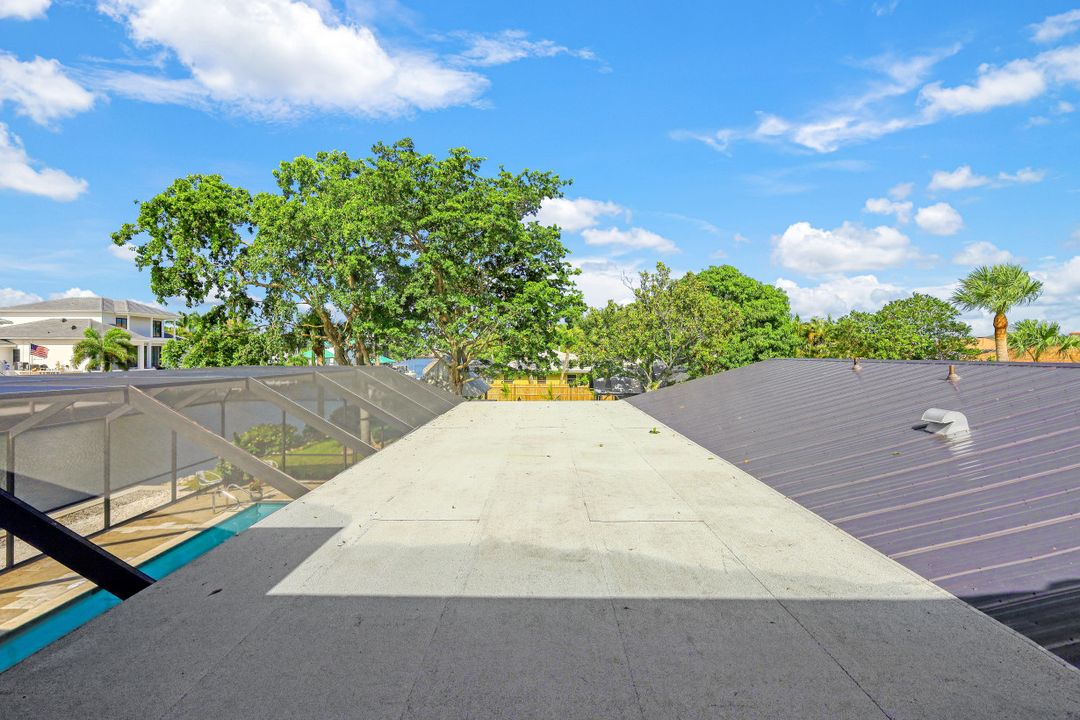 438 Lagoon Ave, Naples, FL 34108