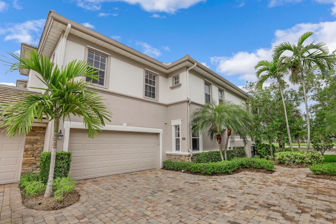 8735 Coastline Ct #102, Naples, FL 34120