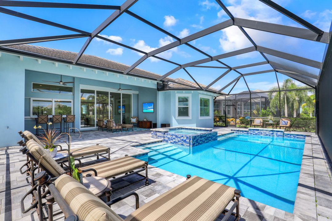 5771 Clarendon Dr, Naples, FL 34113