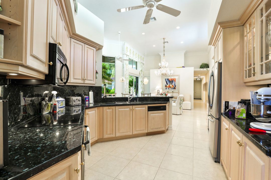 1064 Grand Isle Dr, Naples, FL 34108