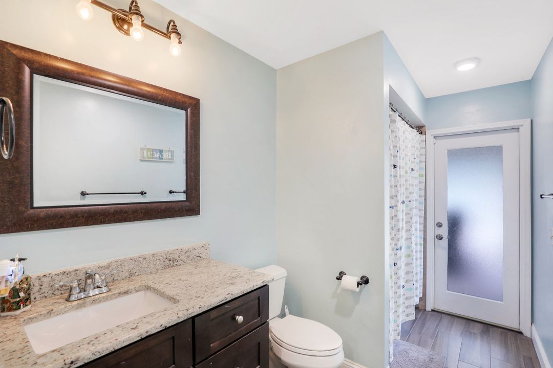 10430 Windsor Way, Naples, FL 34109