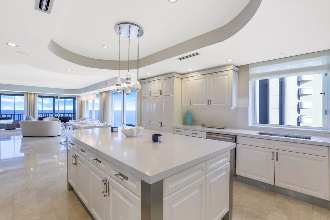 9811 Gulf Shore Dr, Naples, FL 34108