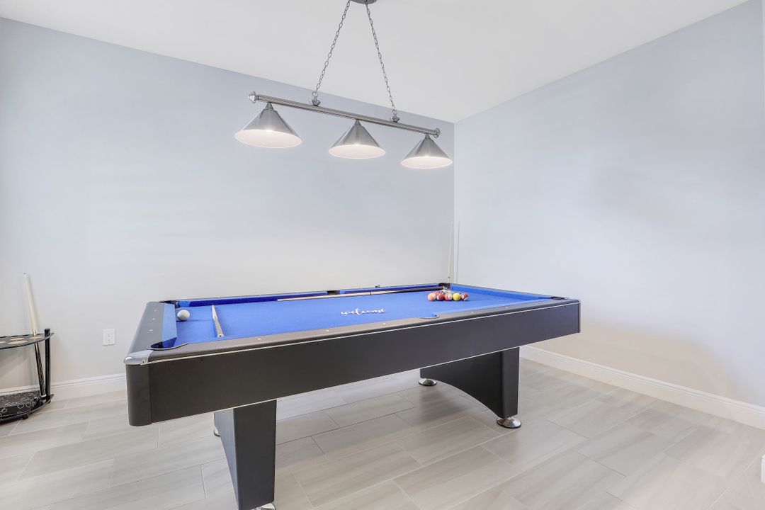 2185 Frangipani Cir, Naples, FL 34120