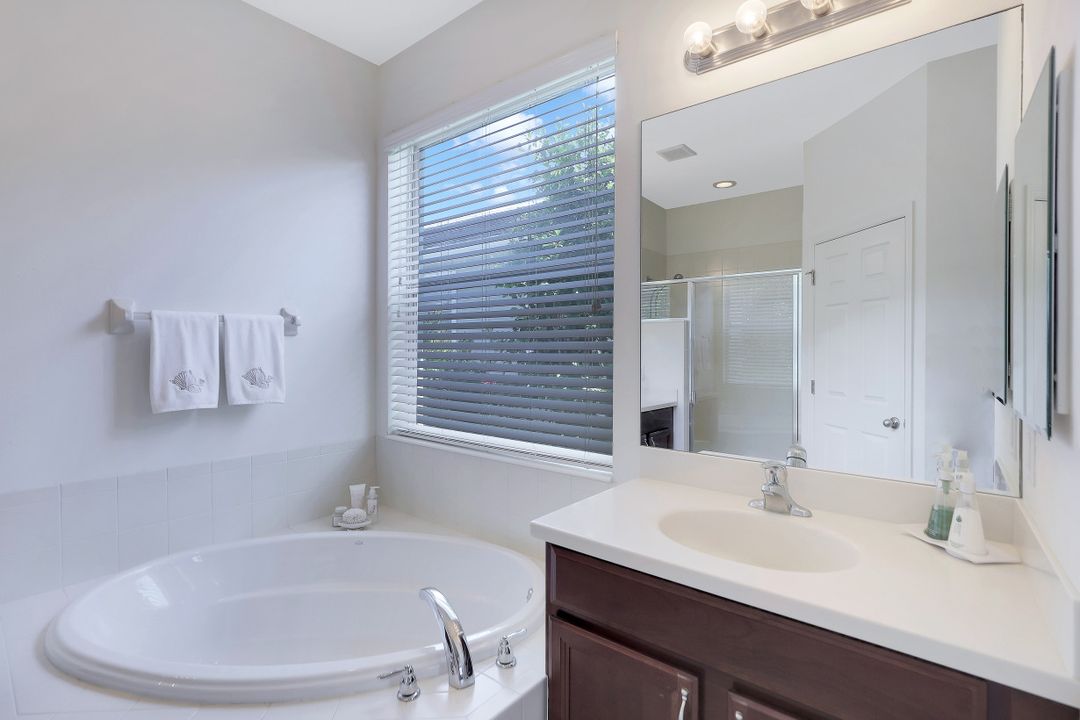 2632 Maraval Ct, Cape Coral, FL 33991